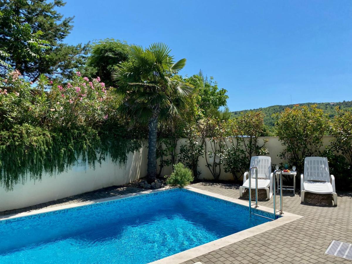 Private Pool And Mediterranean Garden Apt Mia Šilo Exterior foto